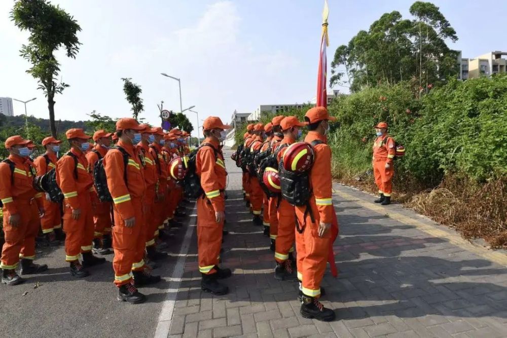 跨昼夜地震救援演练 广州消防实战力大提升