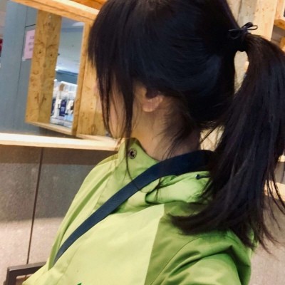 不露脸·真人·超火女生头像:你在我的特别关心里,却不在我的最近访客