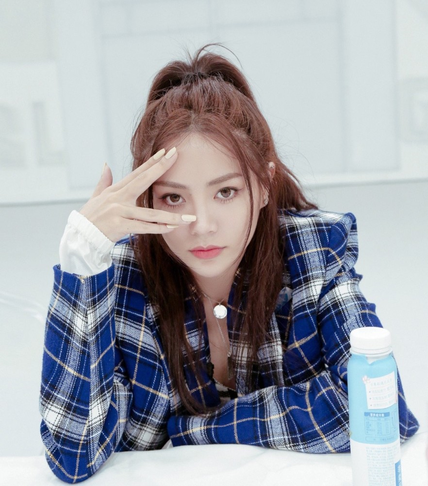 《青春》lisa精彩片段:谢可寅《单眼皮女生》rap组票数第一的歌曲视频