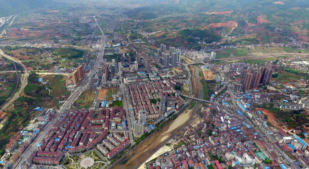 陕西安康面积最小的县,地形条件较好,拥有凤堰古梯田景区