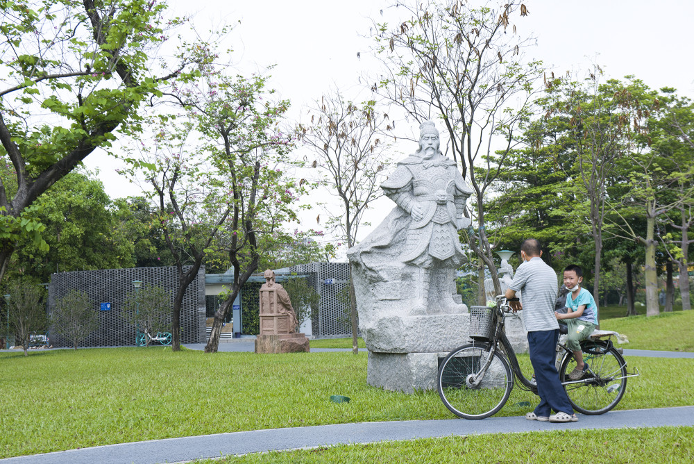 广州富人区建有4个休闲公园,其中1个网红公园,是半部广州近代史