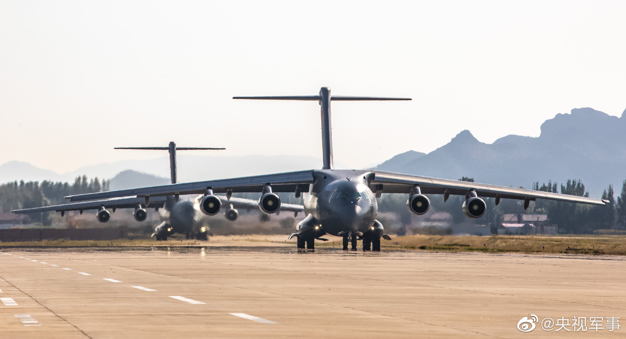 运20首秀东南亚 中国空军再次派出多型运输机 向多国运送防疫物资