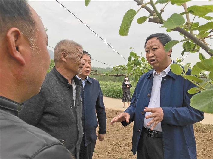 刘志生是陕北人,去年7月到眉县担任县委书记.