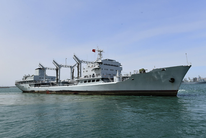 落叶归根—718型补给舰洪泽湖舰功成身退,荣归海军诞生地