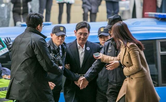 三星掌门李在镕的狱中生活:只能看LG电视 得自