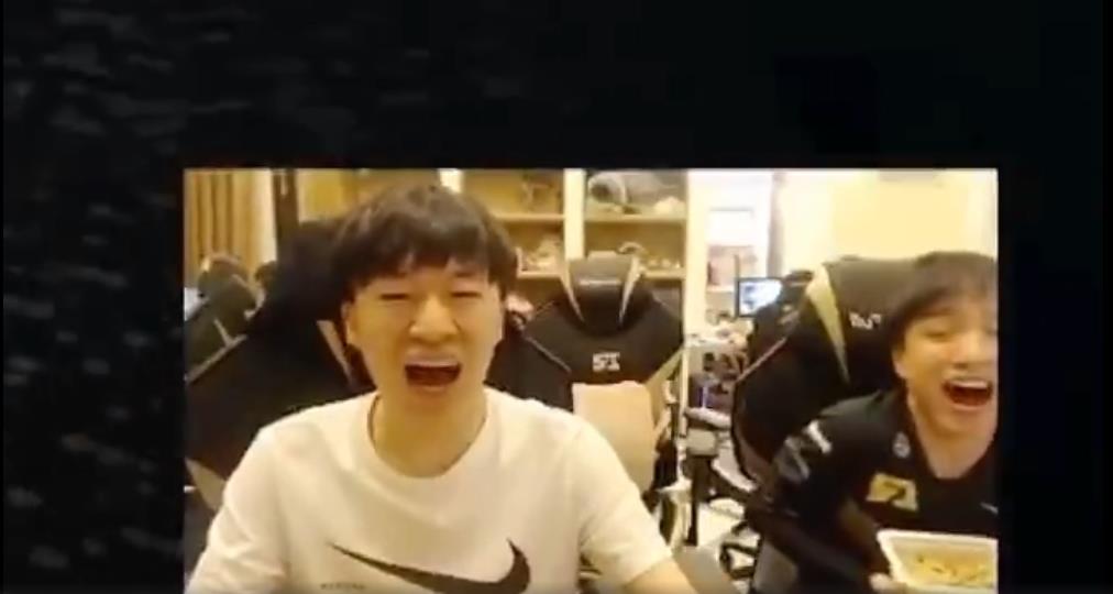 rng队内地位发生变化,当初uzi笑了才敢笑的小虎,如今也有了拥趸