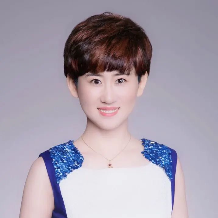 我们邀请了清史学者,《上新了故宫》历史顾问杨原与电台主持人米夏,在
