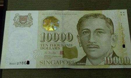 在新加坡还有单张10000的新加坡元,这一张可就是50000人民币啊,只是