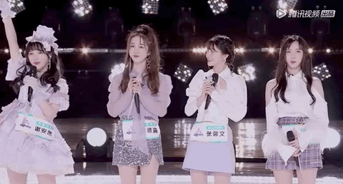 在众多妹妹之中,有一位妹妹吸引到了我的注意,那就是穿着精致甜美的