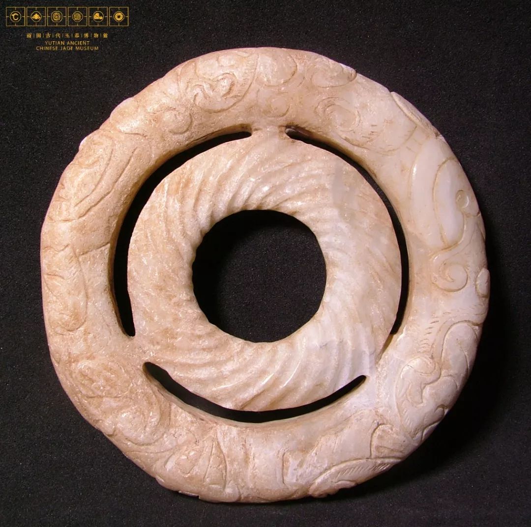 漫谈古玉沁色现象,感受千年土染之美
