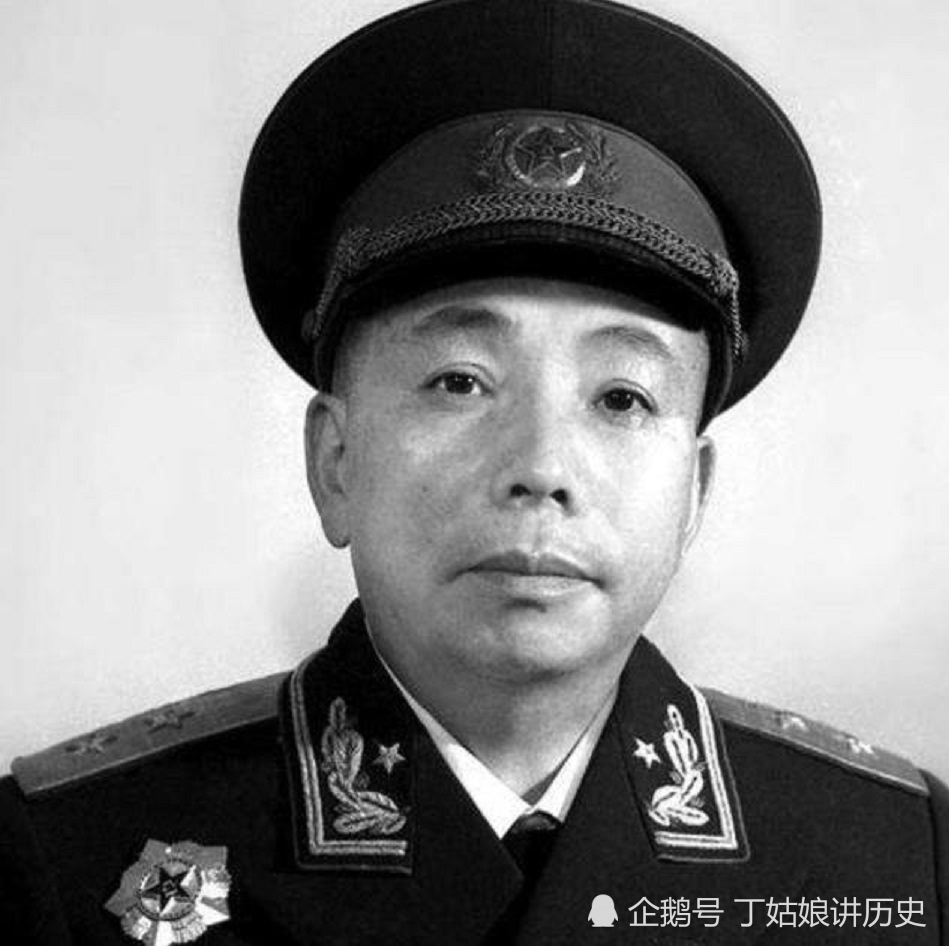 他曾是王近山的政委,1955年主动要求降为中将军衔,原因令人动容
