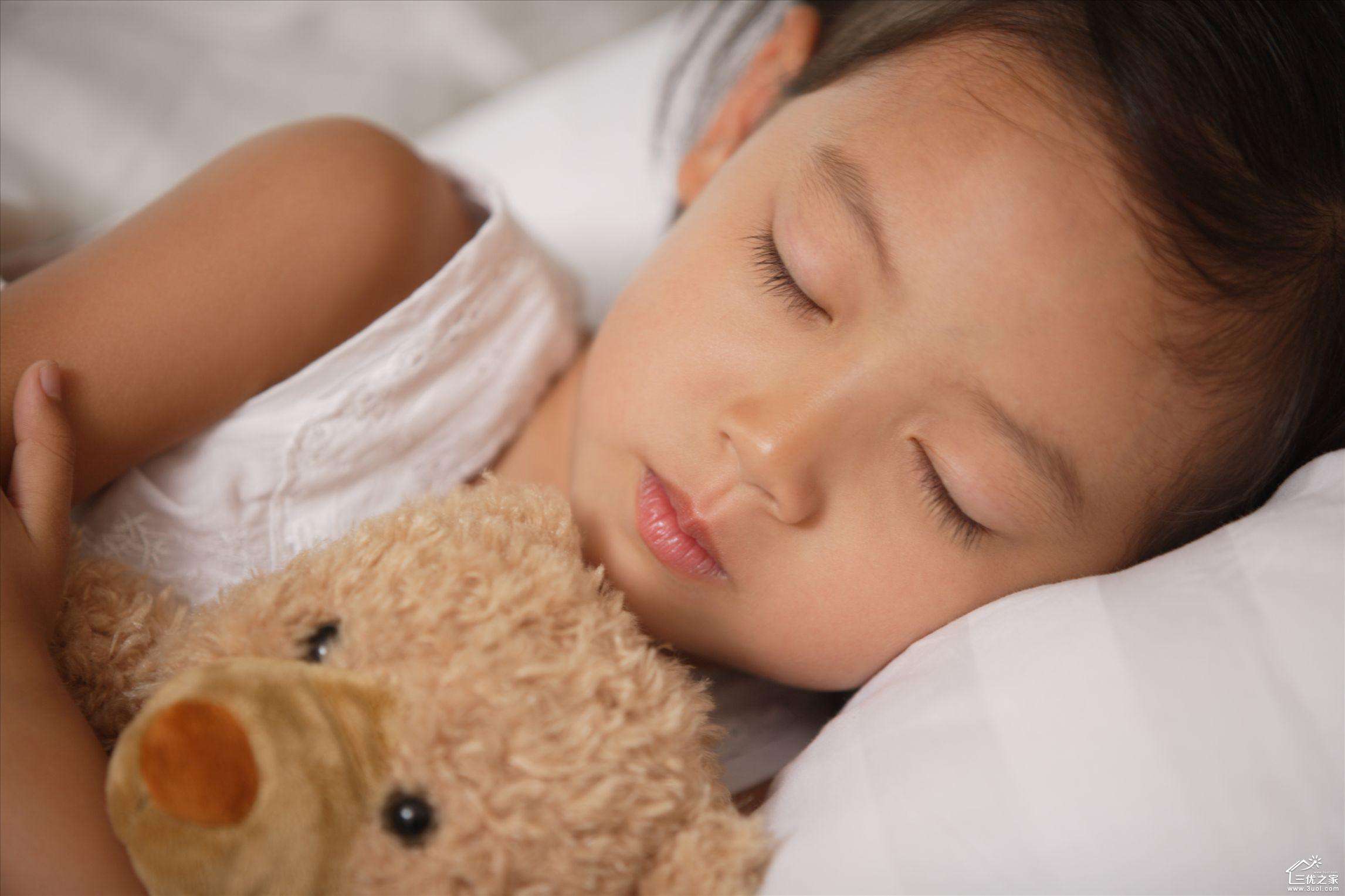 夏季孩子往往睡不好,天气逐渐变热,如何提高孩子的睡眠质量