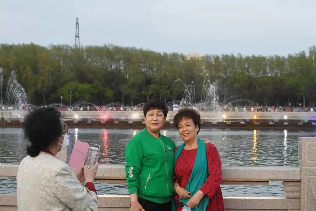 伊通河音乐喷泉登场 扮美长春的夜