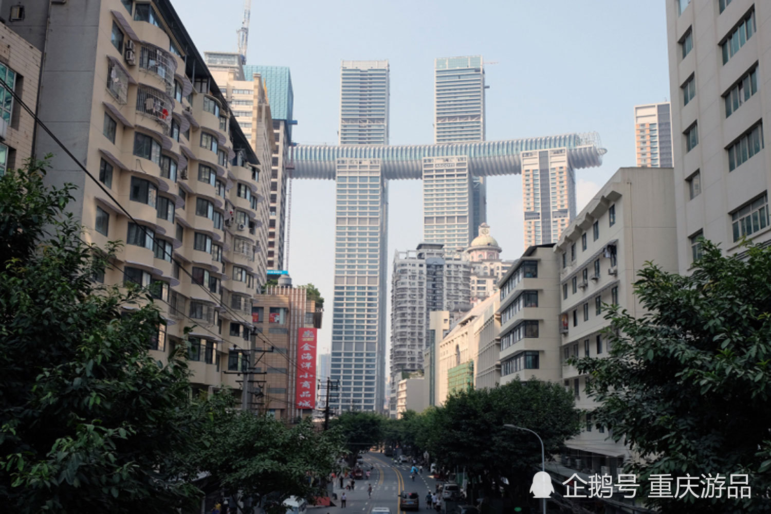 重庆是一座不能修的城市:从九龙门到来福士,为何骂声不断?