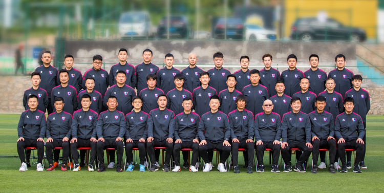 岛城的各个运动场馆陆续开放并日渐红火,2020赛季青岛grs草根足球区域