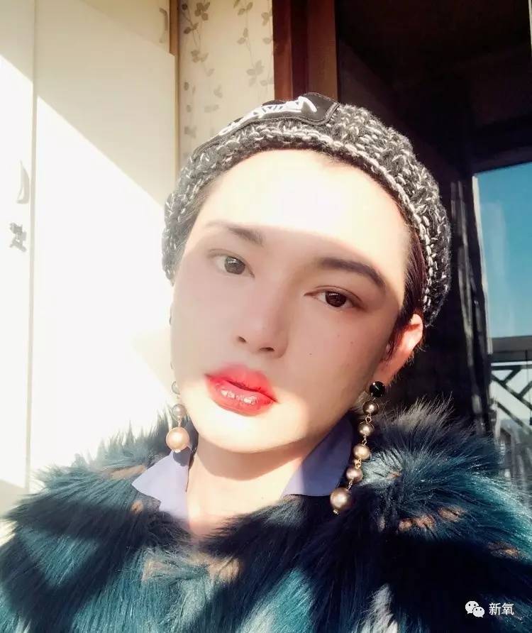 14歲被強(qiáng)奸，抑郁得癌癥，如今卻成最有正能量的網(wǎng)紅