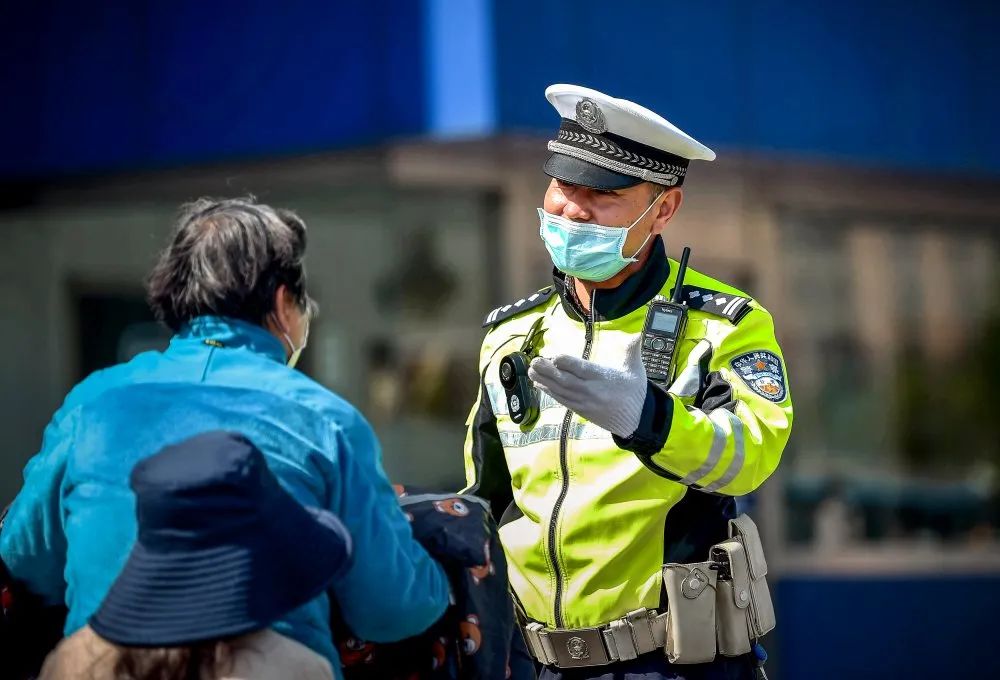 徐州公安交警温情告白这座城!