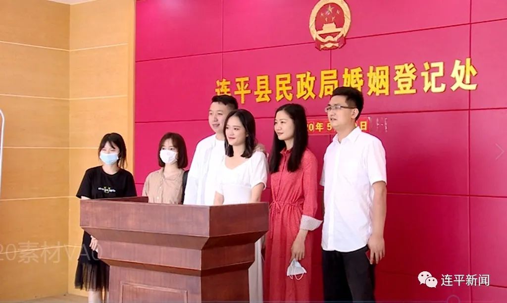 今天,连平民政局门口排起了长龙