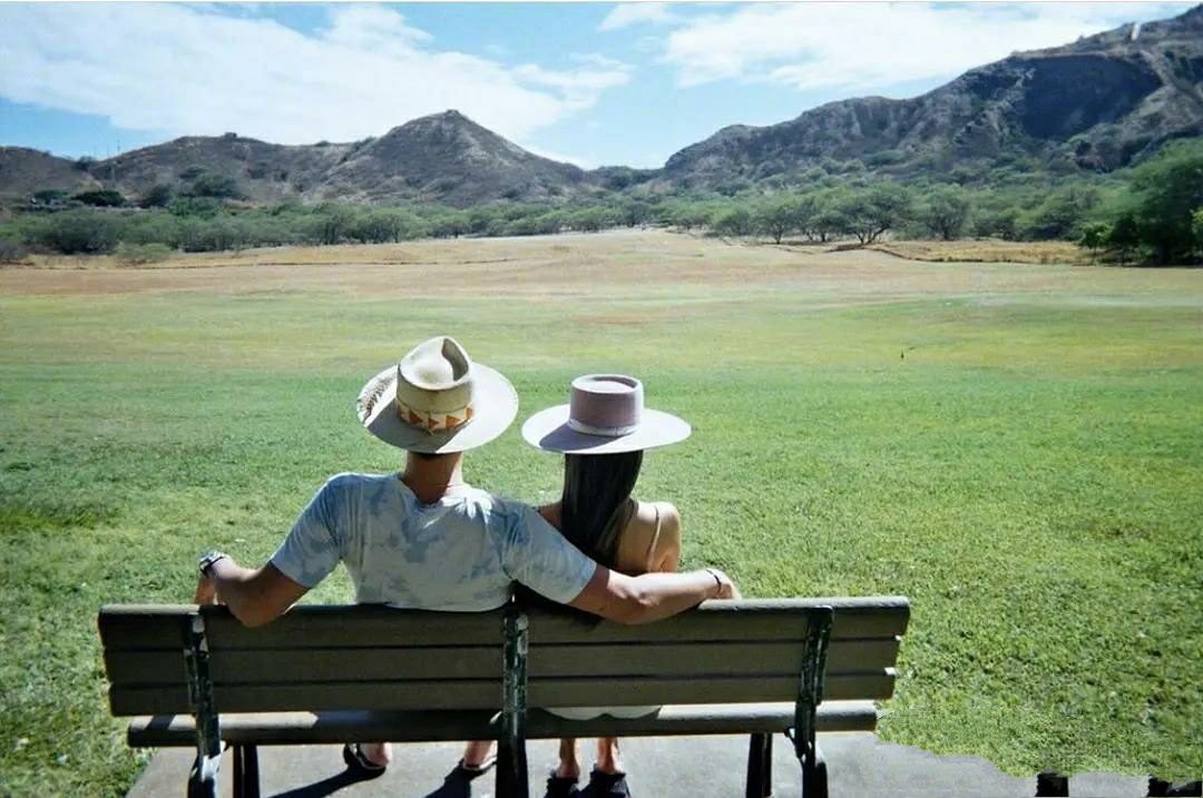 高以翔女友bella,520晒和高以翔曾经甜蜜度假合影,纪念男友