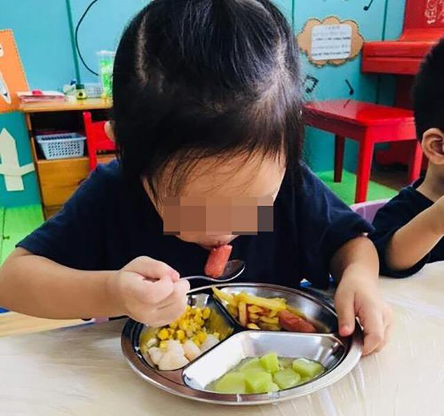 孩子在家不吃饭,在幼儿园却吃得香?老师:因为有这3个"