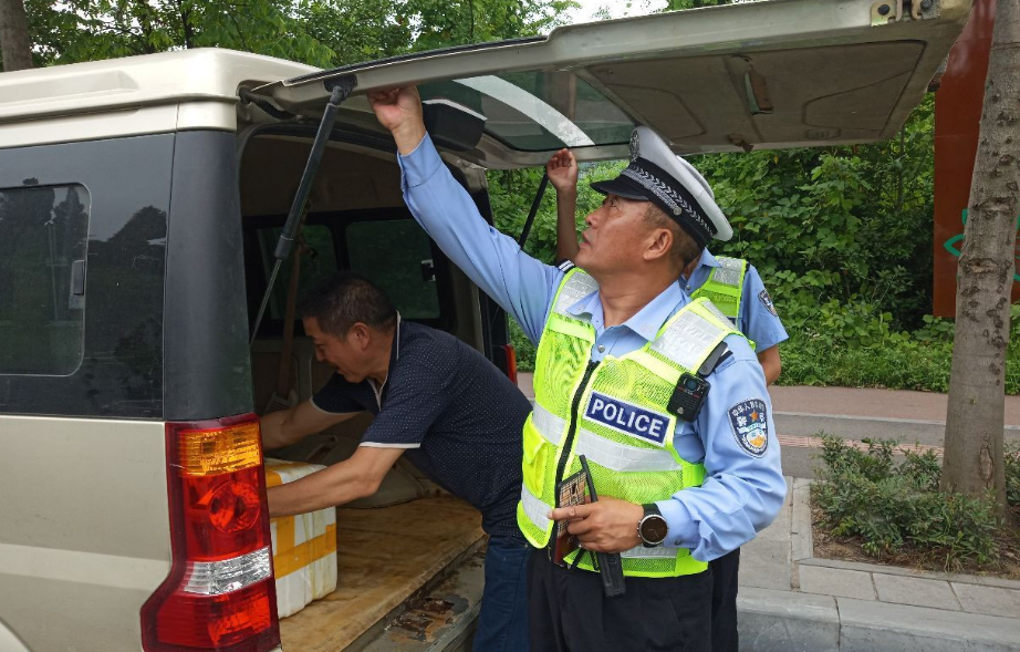 为何交警查车很准?有这三种行为的车主要注意,坏毛病要改掉