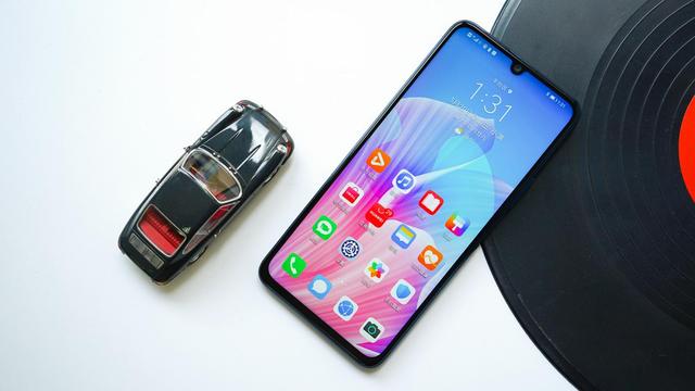 华为畅享z正式发布:千元5g 一步到位 仅1699元起