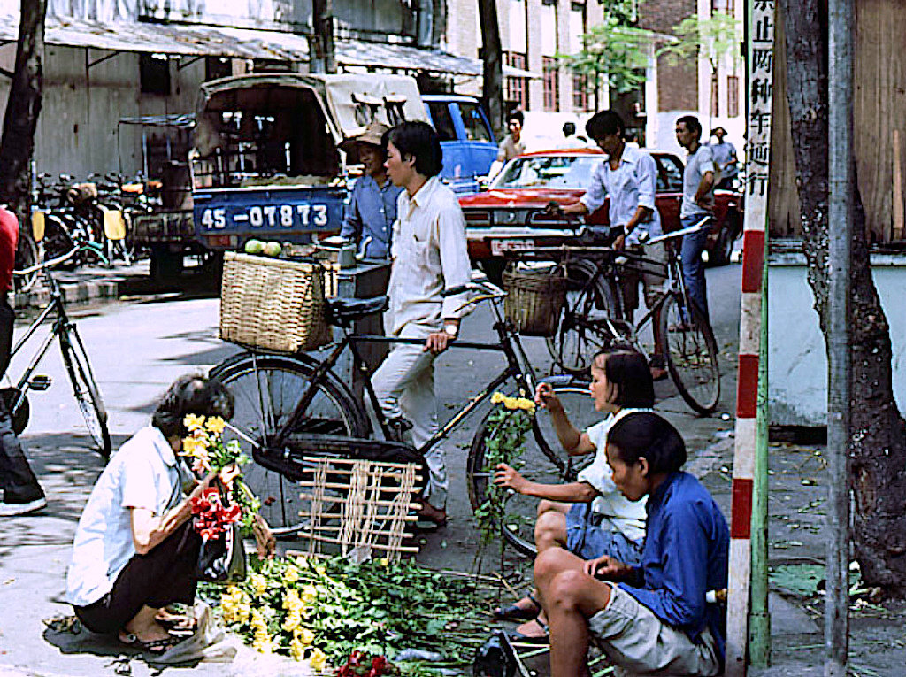 1983年广东广州街景怀旧老照片,热闹又漂亮