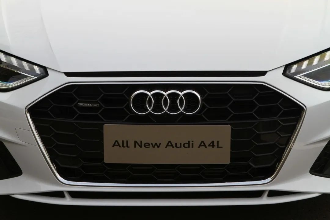 奥迪a4l2020款黑色,2020款奥迪a4l黑色 华丽转身——2020款奥迪a4l