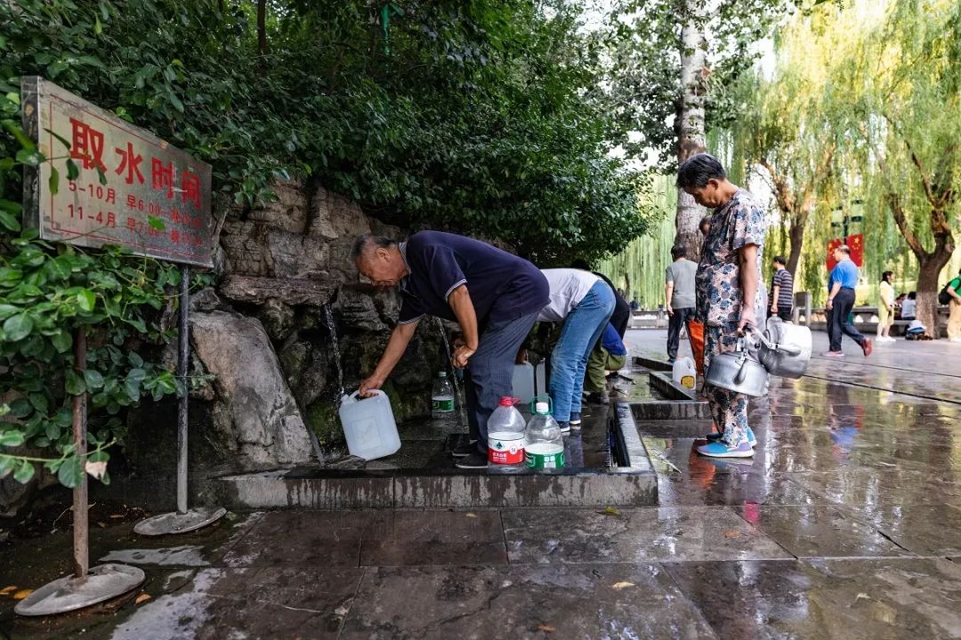 济南这处泉水取水点开放啦～久违的甘甜,百日的思念都