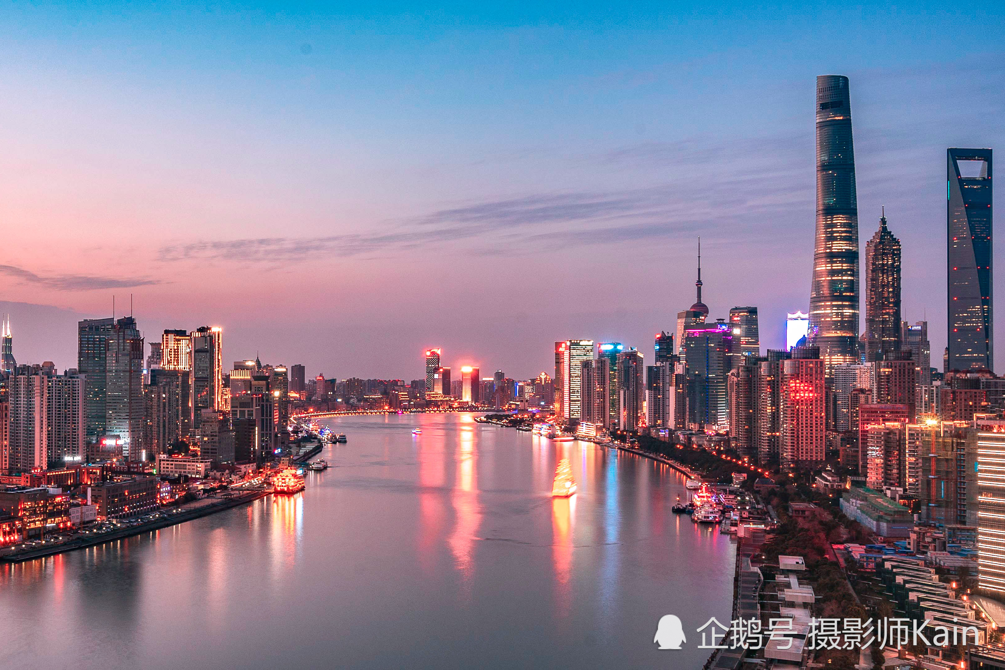 令人震撼的上海夜景,世界级一线城市的繁华,毫不逊色于香港纽约