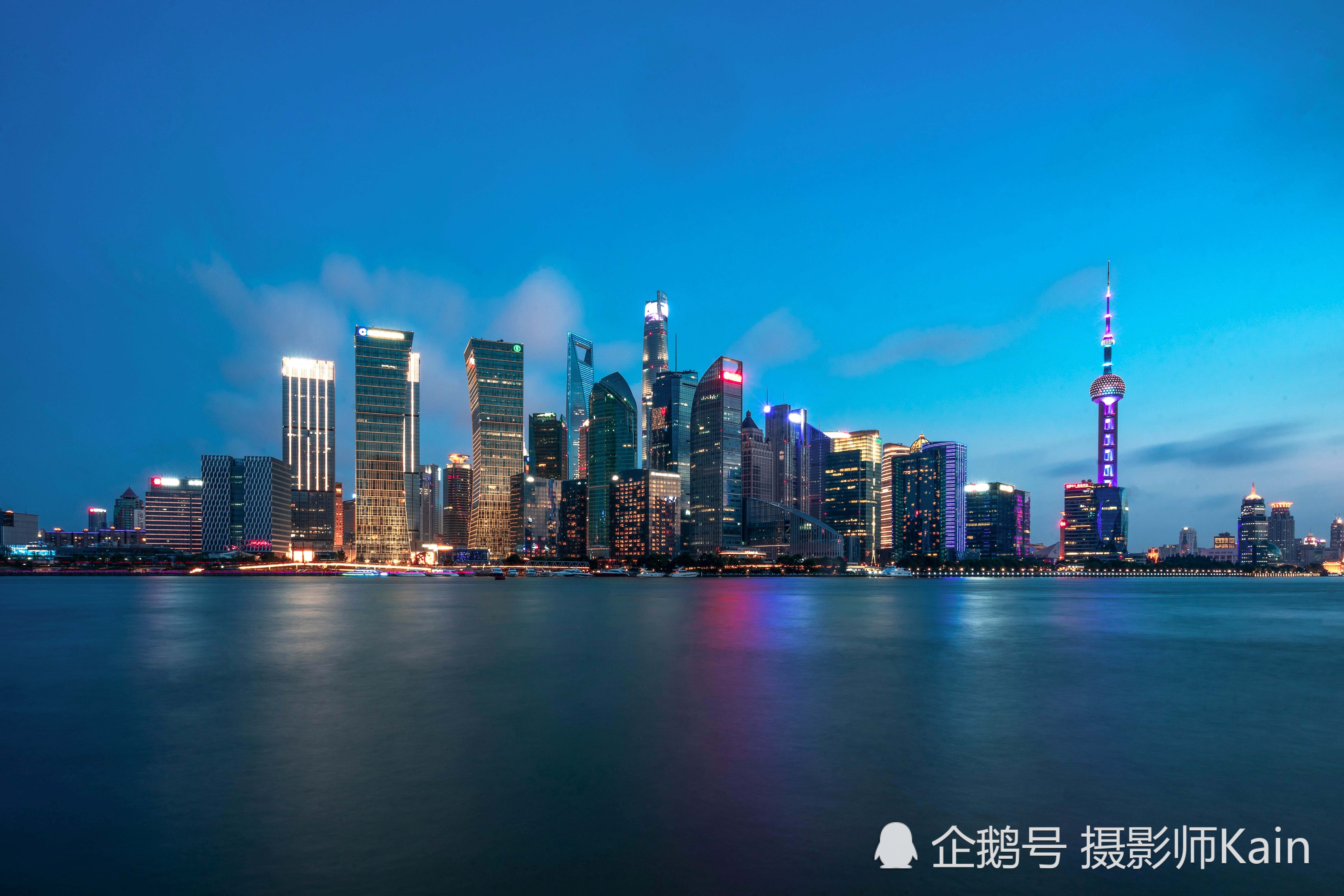 令人震撼的上海夜景,世界级一线城市的繁华,毫不逊色于香港纽约