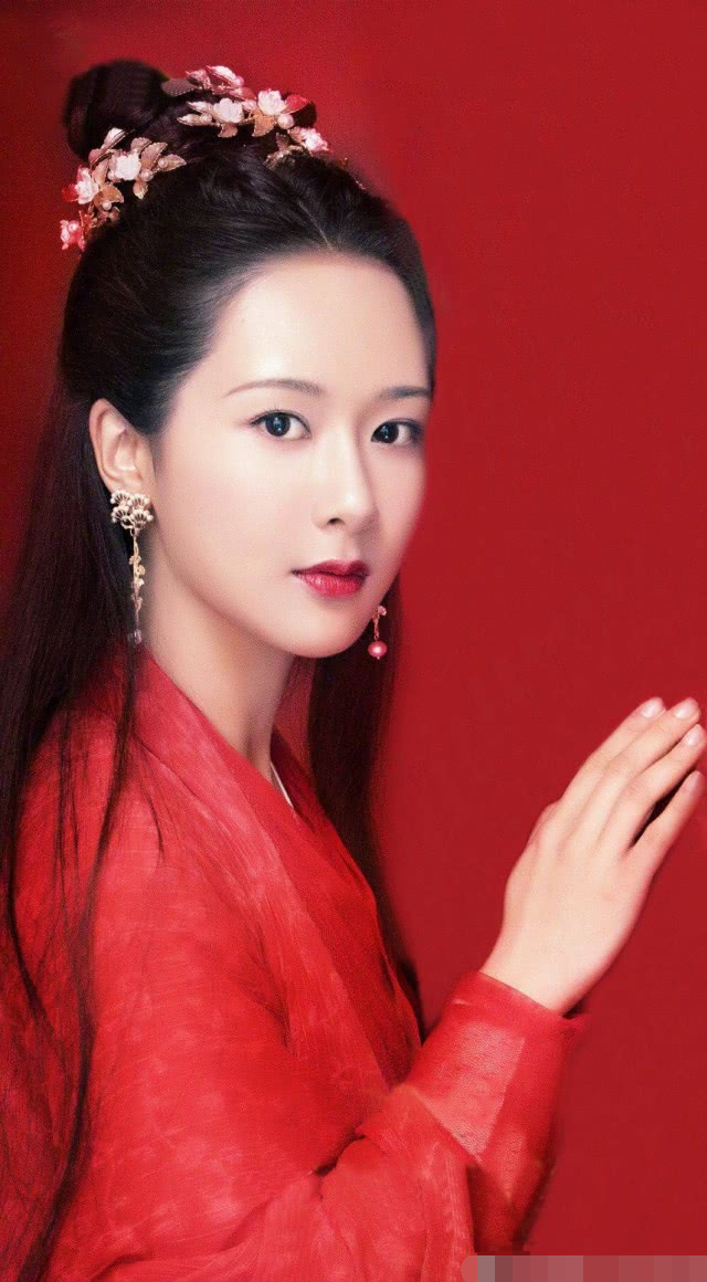 杨紫出演的这部剧太恐怖,造型却清新可爱,完全为了颜值坚持看完