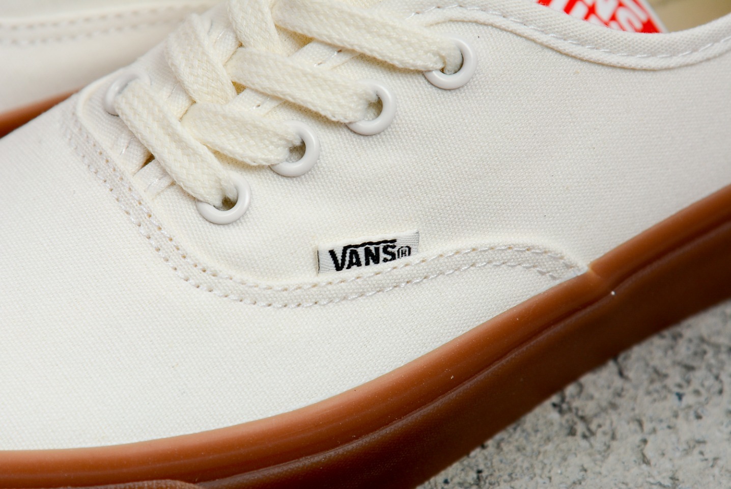 vans aut安纳海姆系列,让你一见钟情的高级感配色 米白生胶大底