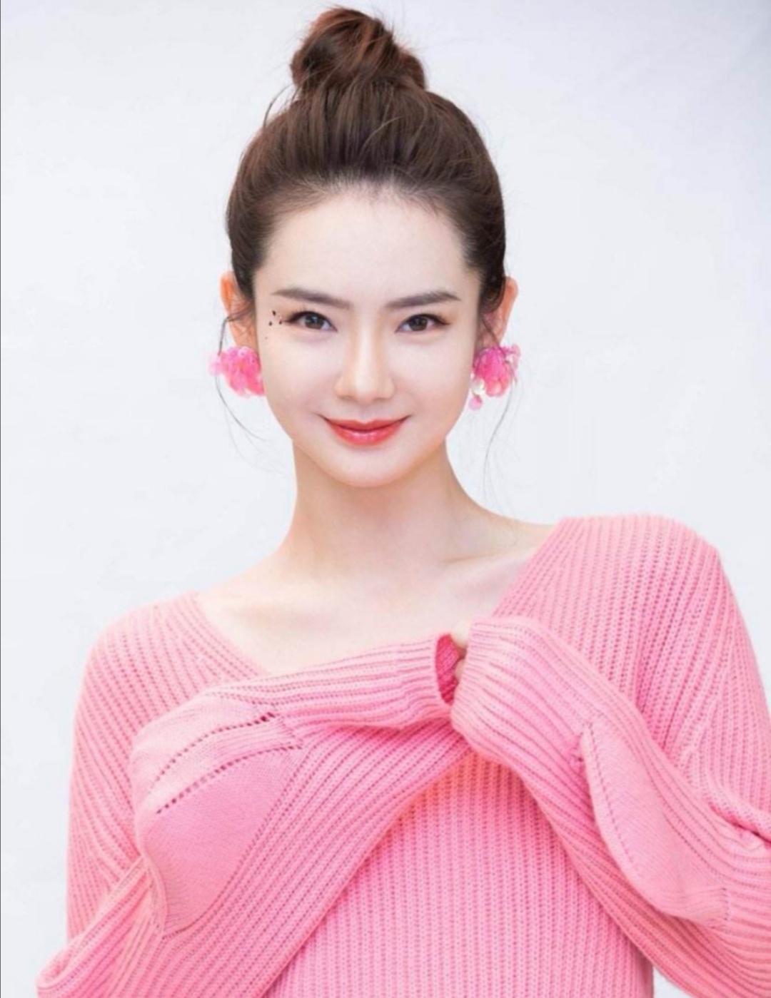 性格霸气,人称"七哥"的戚薇,靠什么征服观众?