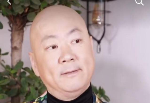 54岁郭冬临近况曝光!演搞笑视频遇冷场,获赞仅几千网友侃没粉丝