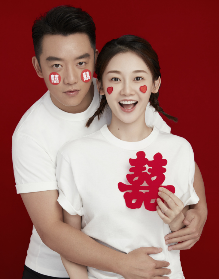 郑恺婚后晒照,老婆视角搞怪耍帅,成功瘦成之前男神形象