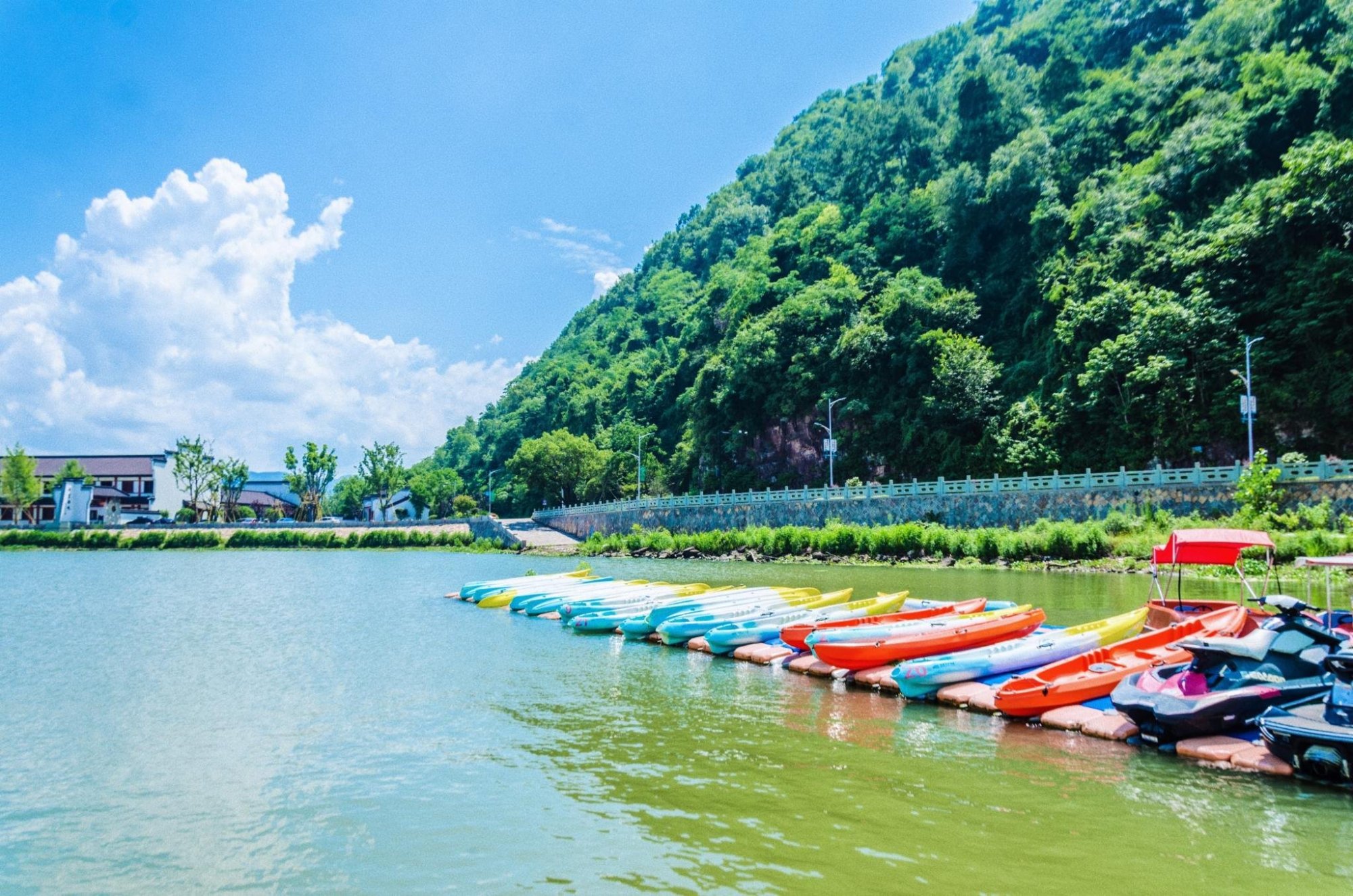 长三角首个内河帆船赛事基地,就在杭州建德,夏季避暑好去处