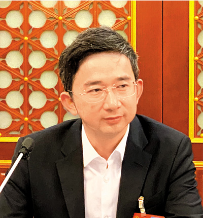全圣集团董事长_圣农集团董事长全家照(3)