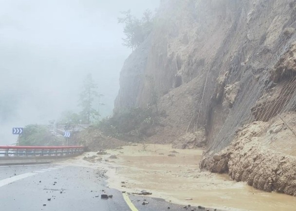 云南持续受暴雨影响易引发泥石流,省气象局发地质灾害