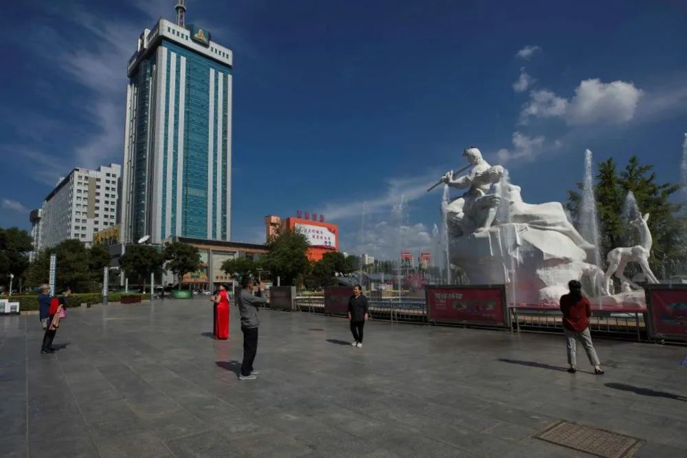五一广场,太原,首义门