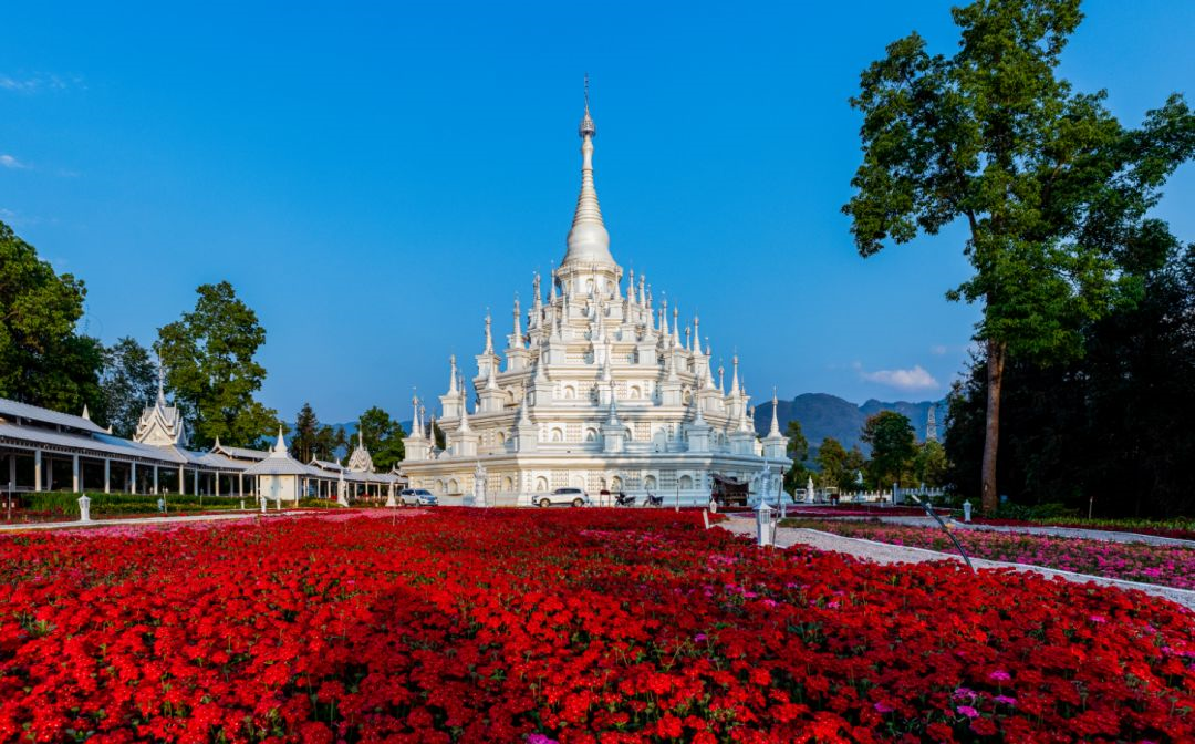 芒市镇,旅游景区,旅游业