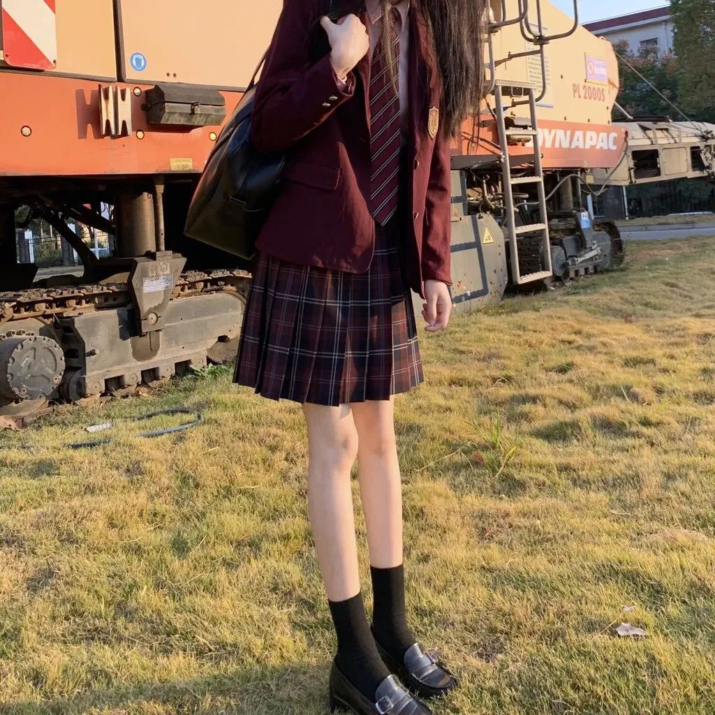 【绘画参考】充满活力的 jk 少女制服素材