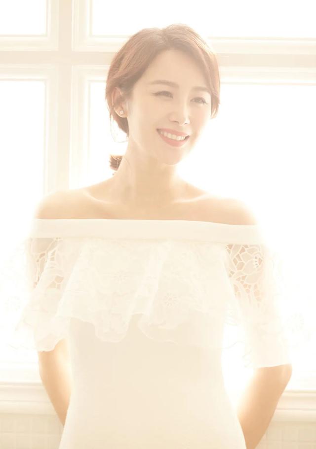 鄢颇,梅婷,李小冉,李呈媛