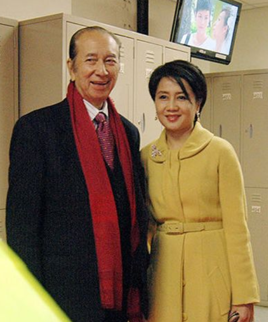 赌王四太梁安琪自曝:65岁何鸿燊向26岁的她示爱,想了两天才缓过神来