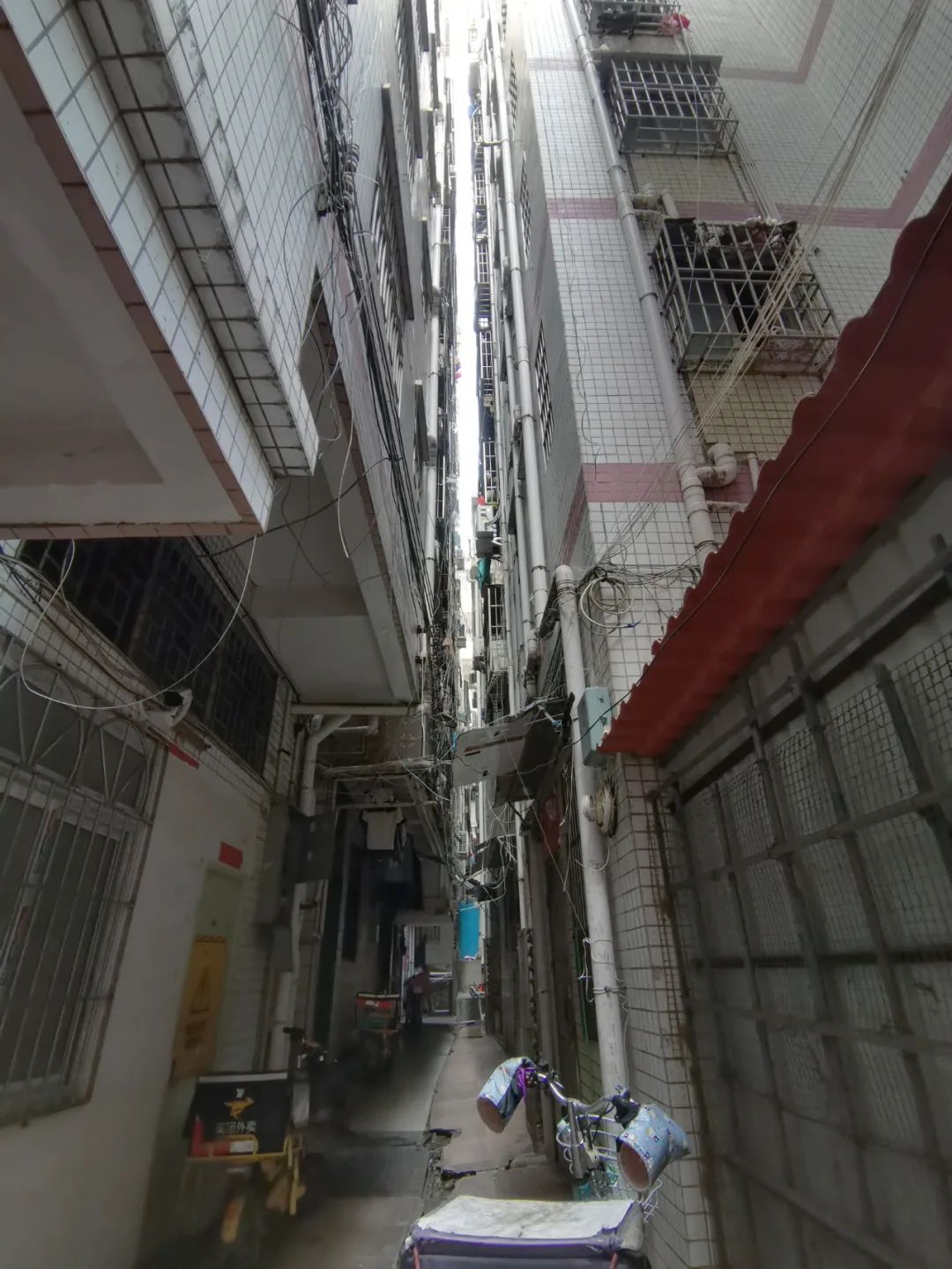 1053天,白石洲往事