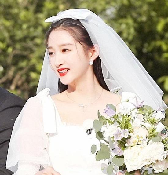 奔跑吧,关晓彤,关晓彤婚纱,鹿晗