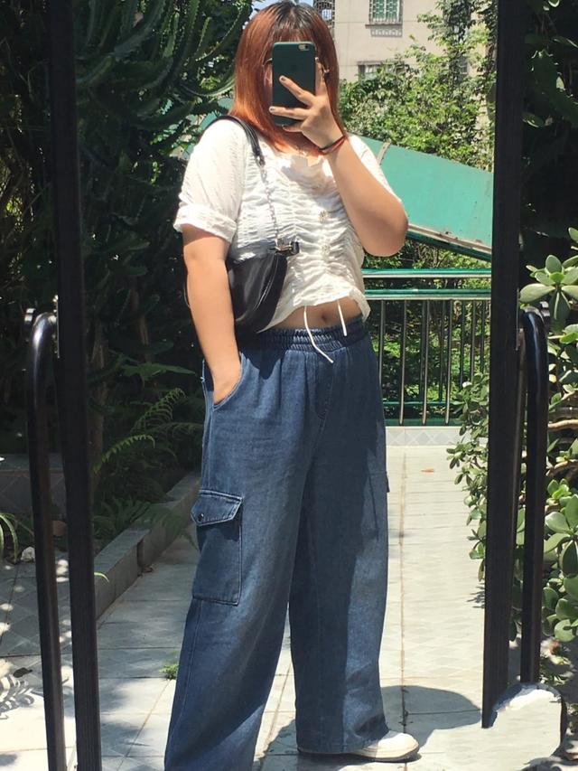谁说胖女孩不能穿紧身短上衣?最重要是会搭配,穿对了照样时髦