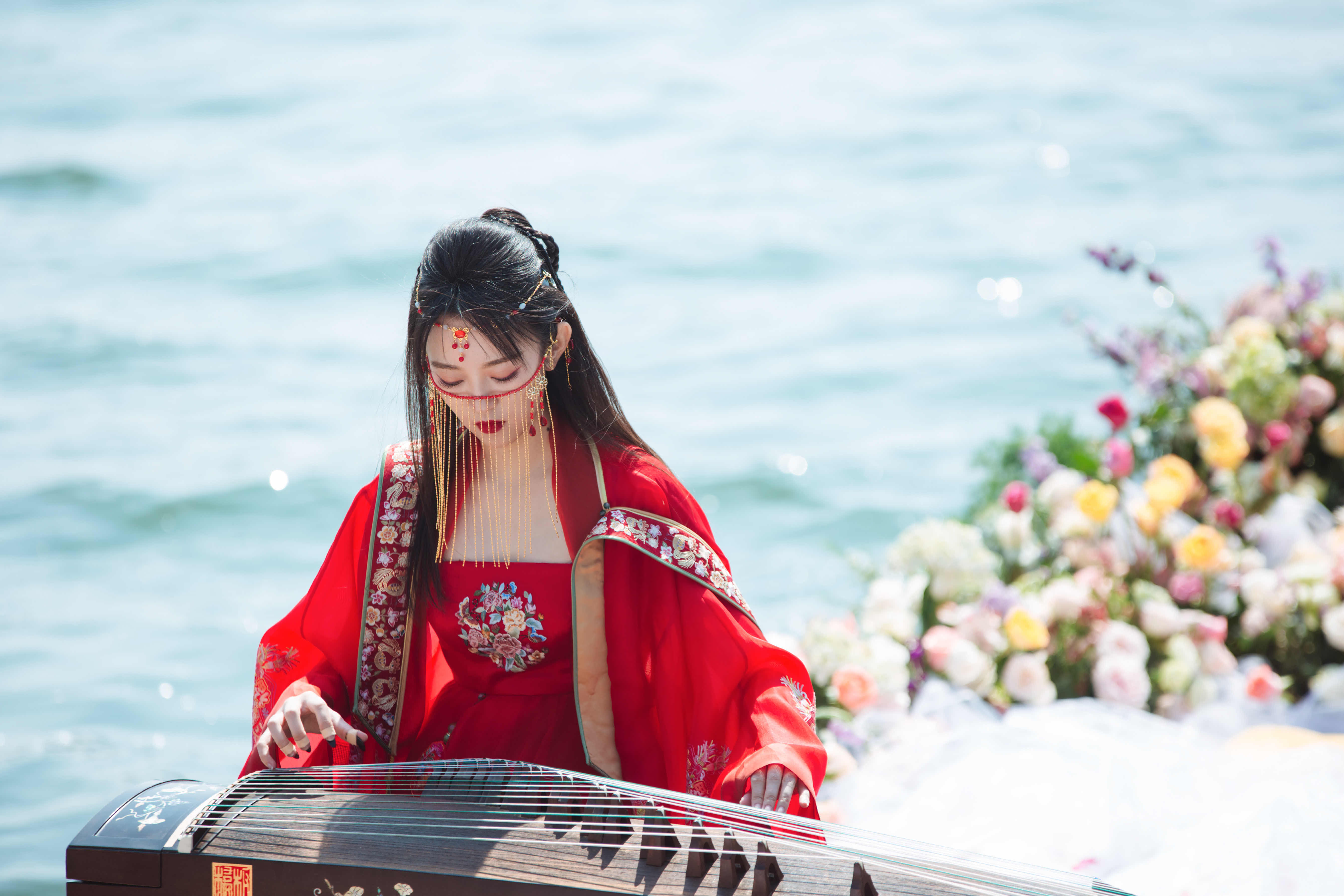 《婚前21天》李嘉铭刘泳希办古风婚礼 刘父为女梳头送