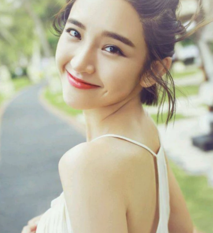 娱乐圈公认自带治愈笑容的女明星,你最中意谁?