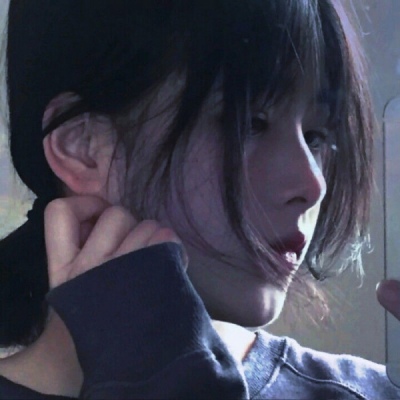氟西汀女生头像,微丧女生头像,扎心文案